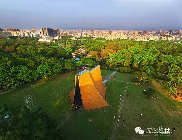 北京飞手乱跑的猫：航拍台湾9日夜 曾在太平洋上追海豚